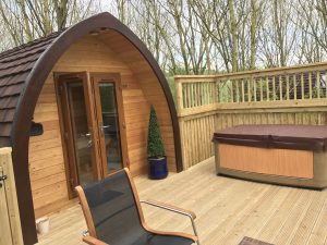 Warwickshire Pod with hot tub